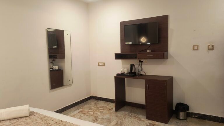 Skyer inn Deluxe room with TV