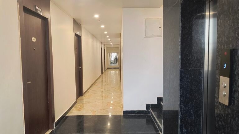 Top hotel Skyer inn lobby